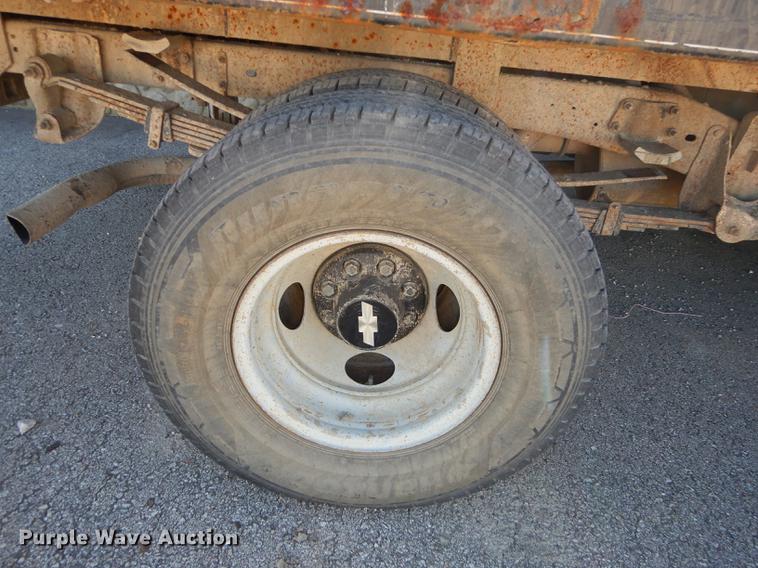 image for item K5759 1998 Chevrolet Cheyenne 3500 flatbed pickup truck