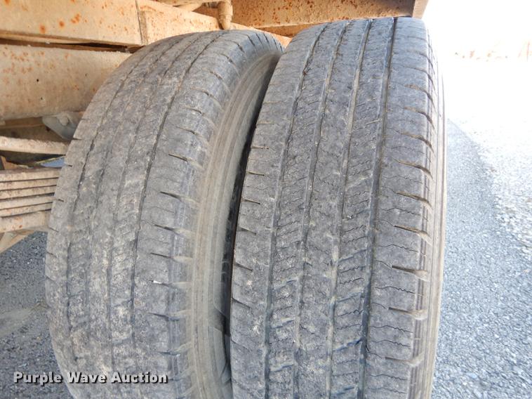 image for item K5759 1998 Chevrolet Cheyenne 3500 flatbed pickup truck