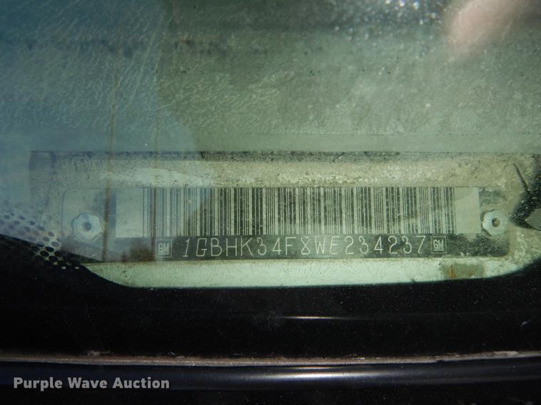 image for item K5759 1998 Chevrolet Cheyenne 3500 flatbed pickup truck