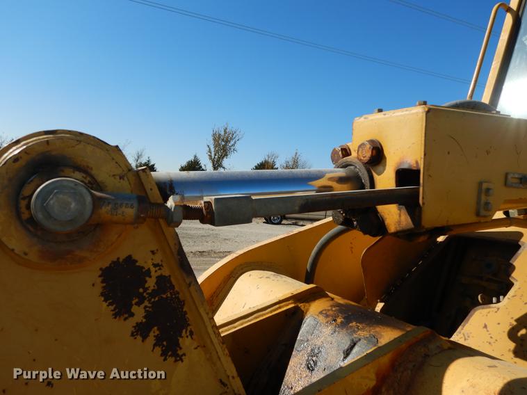 image for item K5760 1992 Caterpillar 953 track loader