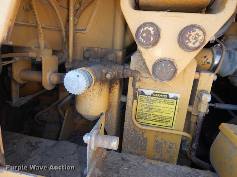 image for item K5760 1992 Caterpillar 953 track loader