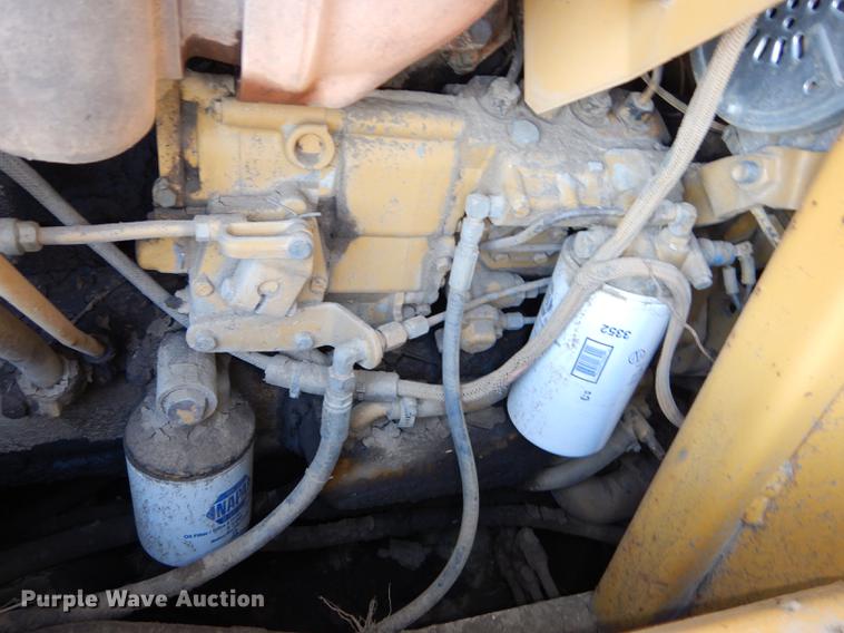 image for item K5760 1992 Caterpillar 953 track loader