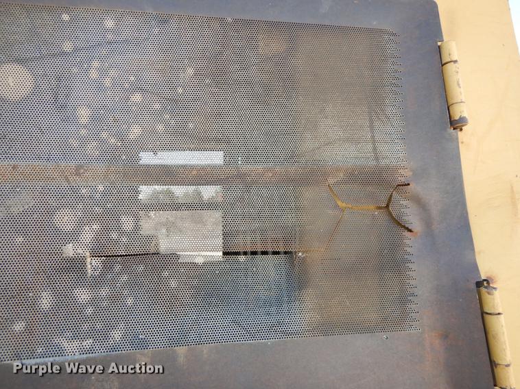 image for item K5760 1992 Caterpillar 953 track loader