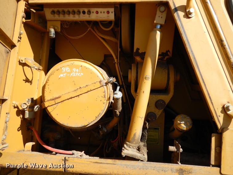 image for item K5760 1992 Caterpillar 953 track loader