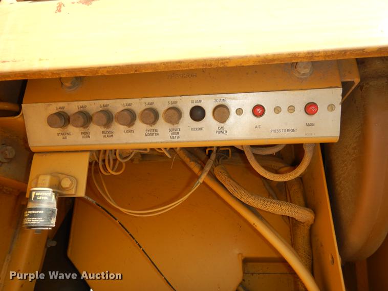 image for item K5760 1992 Caterpillar 953 track loader