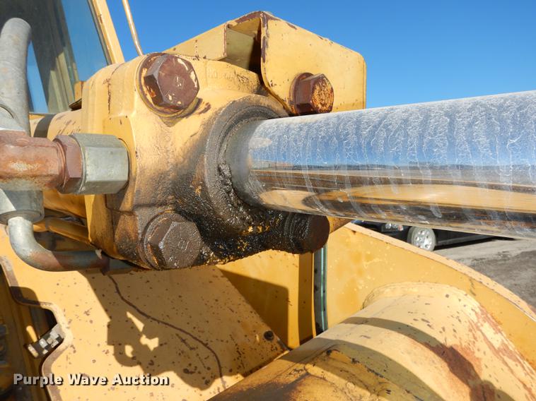 image for item K5760 1992 Caterpillar 953 track loader