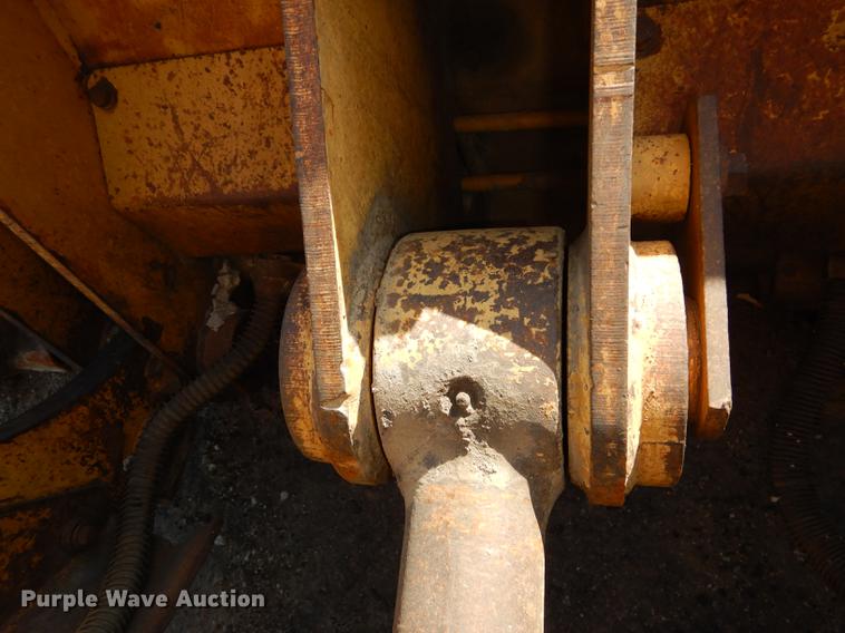 image for item K5760 1992 Caterpillar 953 track loader