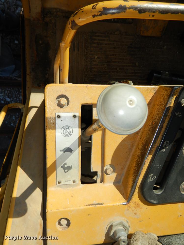 image for item K5760 1992 Caterpillar 953 track loader