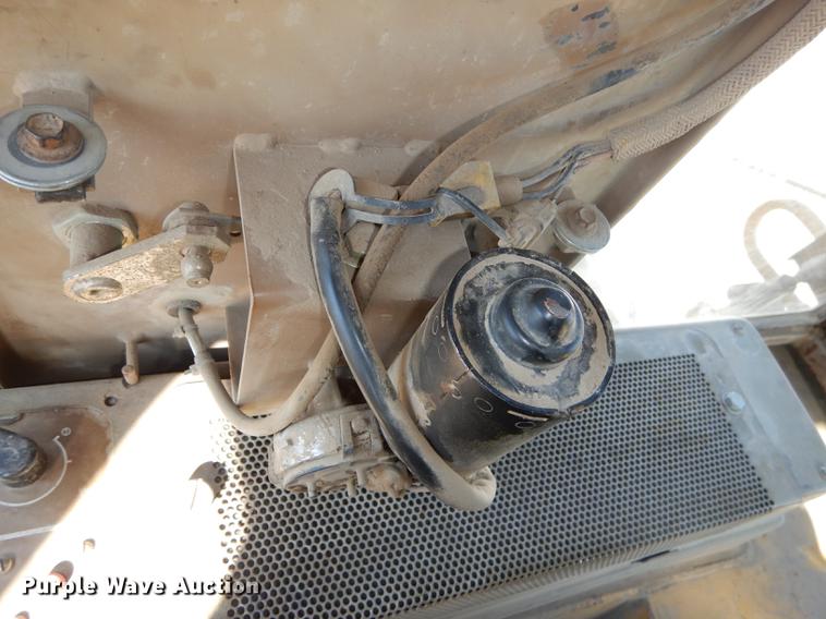 image for item K5760 1992 Caterpillar 953 track loader