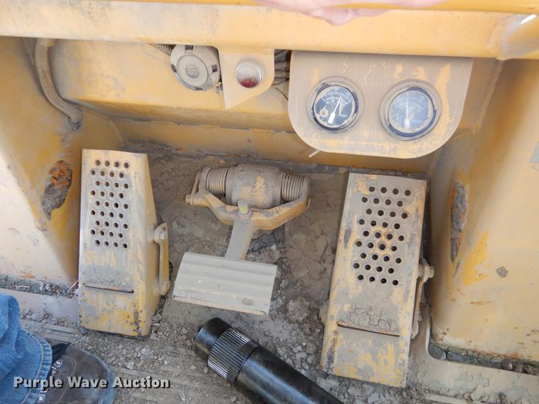 image for item K5760 1992 Caterpillar 953 track loader