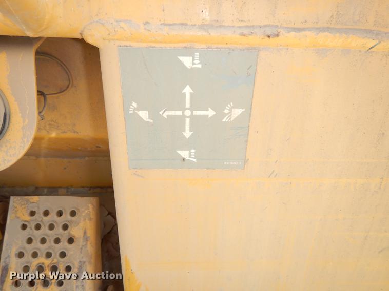 image for item K5760 1992 Caterpillar 953 track loader