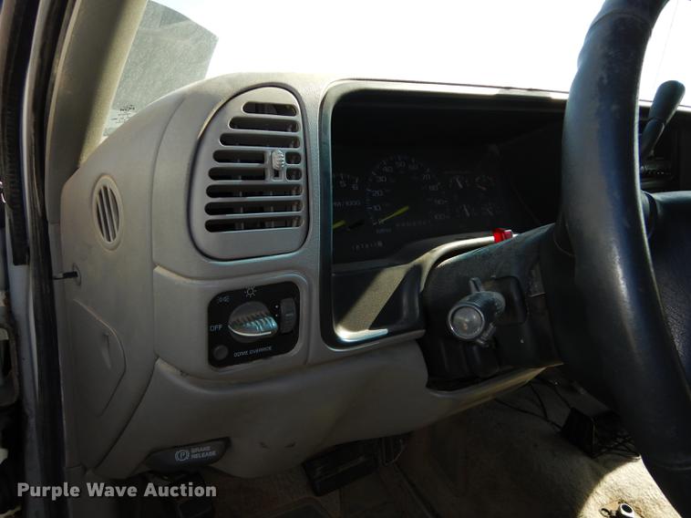 image for item K5761 1999 GMC Yukon 1500 SLE SUV