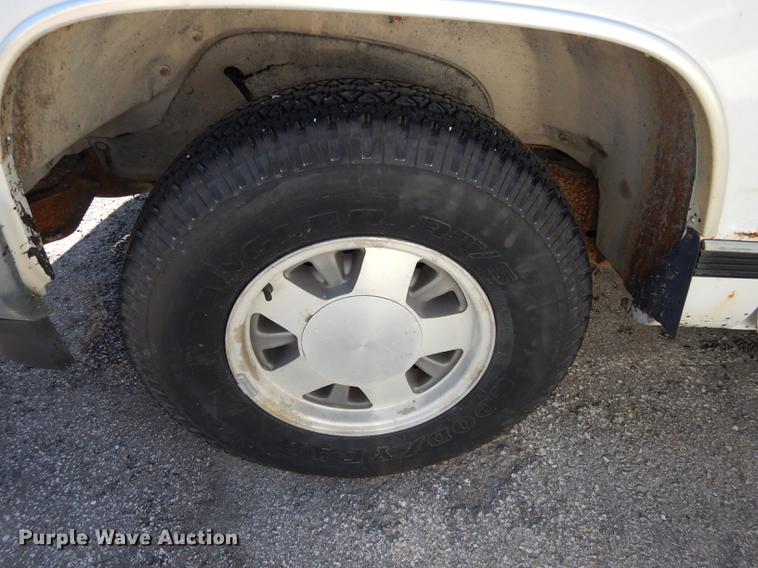 image for item K5761 1999 GMC Yukon 1500 SLE SUV