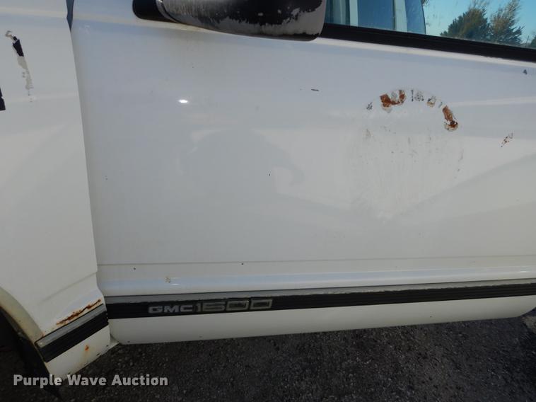 image for item K5761 1999 GMC Yukon 1500 SLE SUV