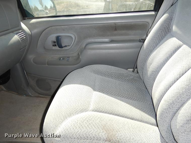 image for item K5761 1999 GMC Yukon 1500 SLE SUV