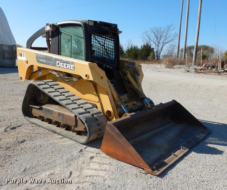 image for item K5776 2006 John Deere CT332 skid steer