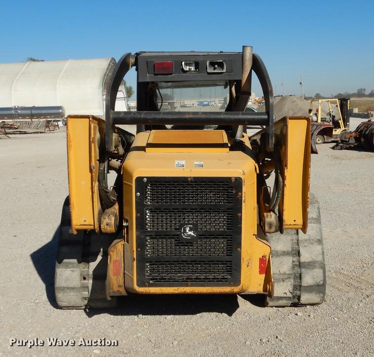image for item K5776 2006 John Deere CT332 skid steer
