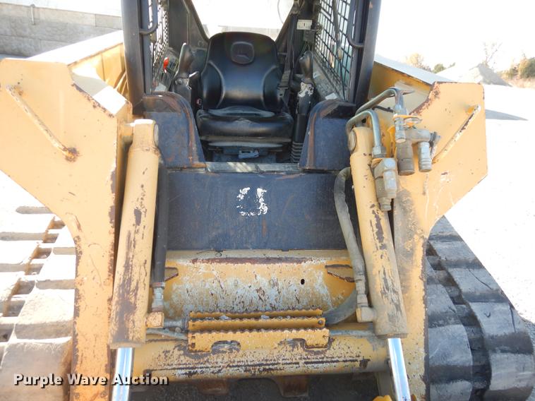 image for item K5776 2006 John Deere CT332 skid steer