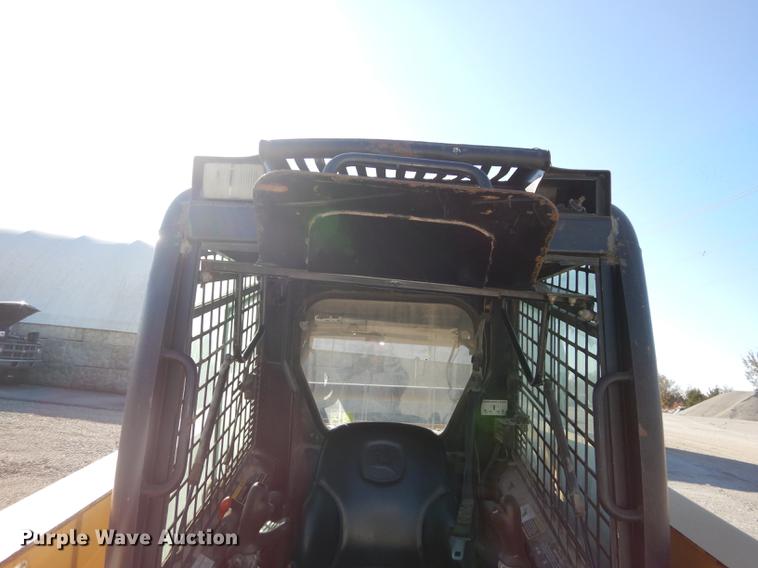 image for item K5776 2006 John Deere CT332 skid steer