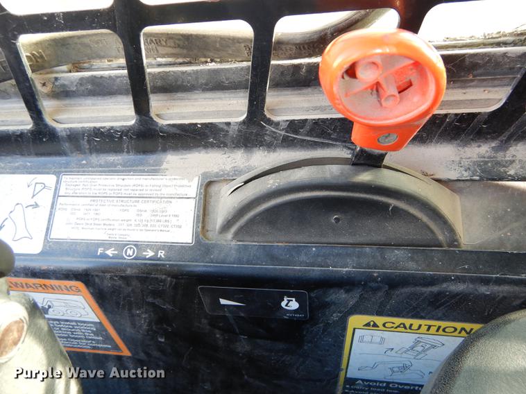 image for item K5776 2006 John Deere CT332 skid steer