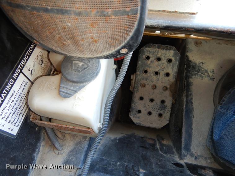 image for item K5776 2006 John Deere CT332 skid steer