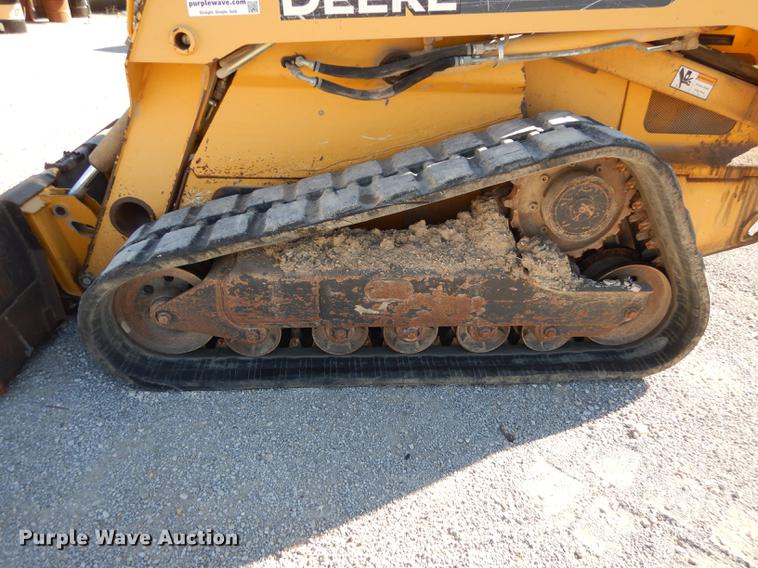 image for item K5776 2006 John Deere CT332 skid steer