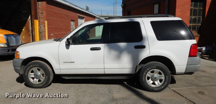 image for item K5824 2002 Ford Explorer SUV