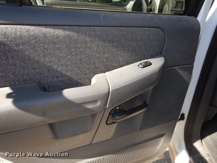 image for item K5824 2002 Ford Explorer SUV