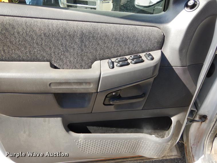 image for item K5824 2002 Ford Explorer SUV