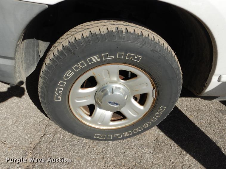 image for item K5824 2002 Ford Explorer SUV