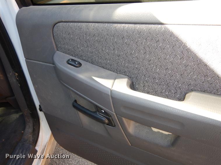 image for item K5824 2002 Ford Explorer SUV