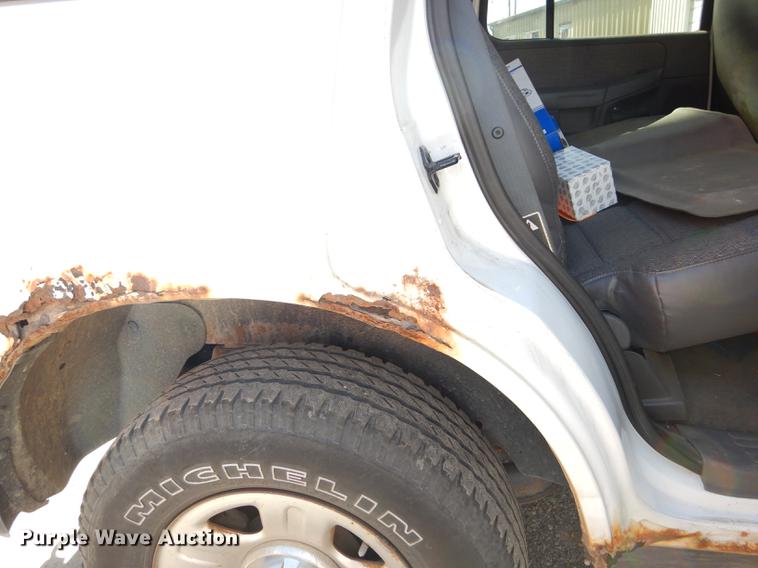 image for item K5824 2002 Ford Explorer SUV