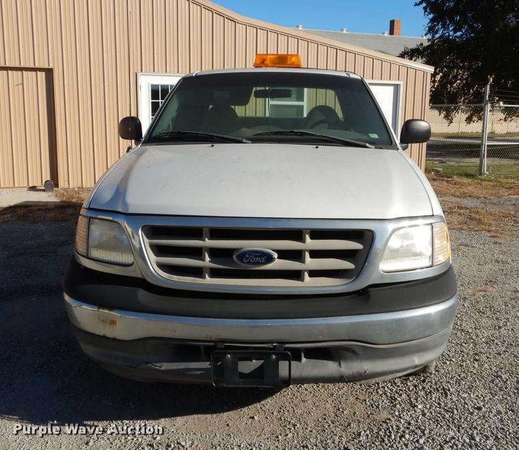 image for item K5829 2000 Ford F150 XL SuperCab pickup truck