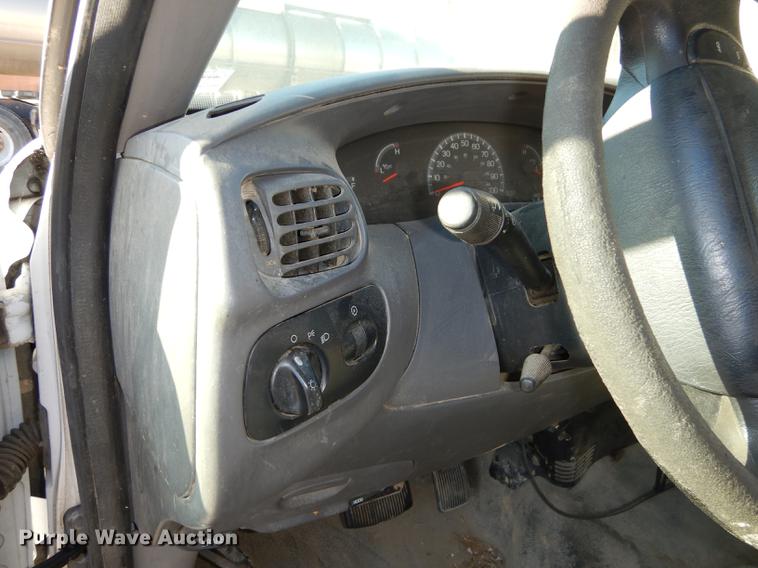 image for item K5829 2000 Ford F150 XL SuperCab pickup truck