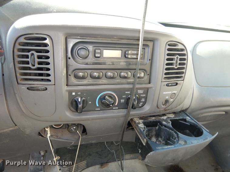 image for item K5829 2000 Ford F150 XL SuperCab pickup truck