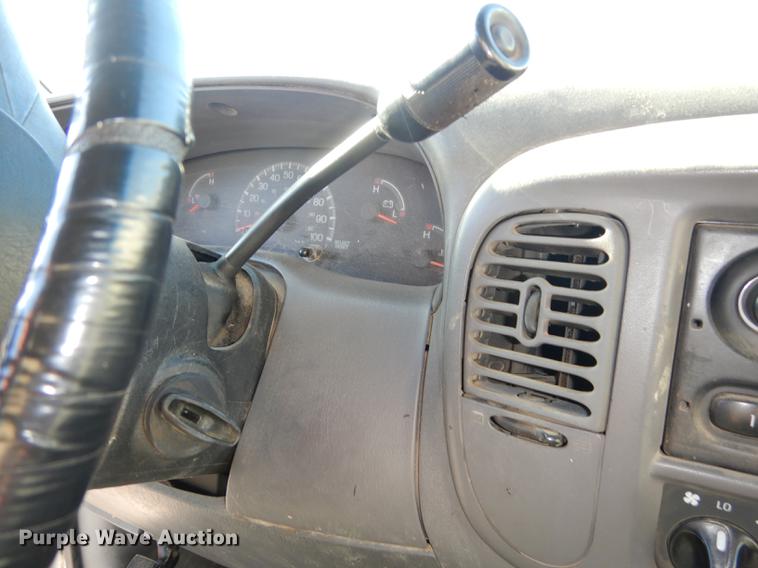 image for item K5829 2000 Ford F150 XL SuperCab pickup truck