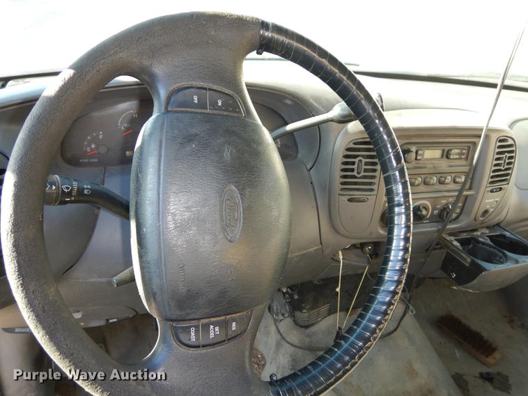 image for item K5829 2000 Ford F150 XL SuperCab pickup truck