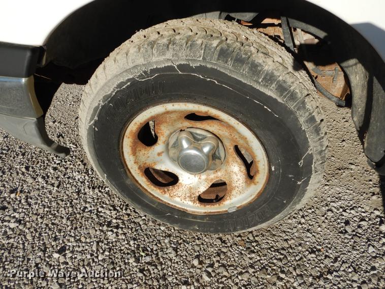 image for item K5829 2000 Ford F150 XL SuperCab pickup truck