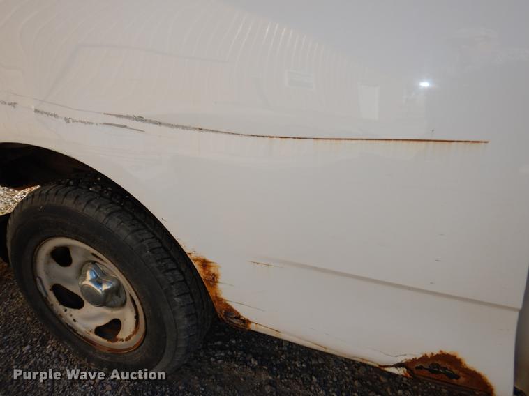 image for item K5829 2000 Ford F150 XL SuperCab pickup truck