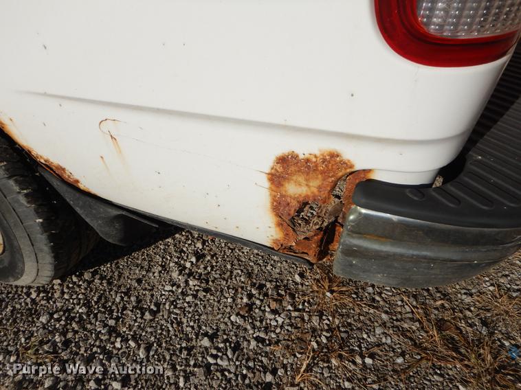 image for item K5829 2000 Ford F150 XL SuperCab pickup truck