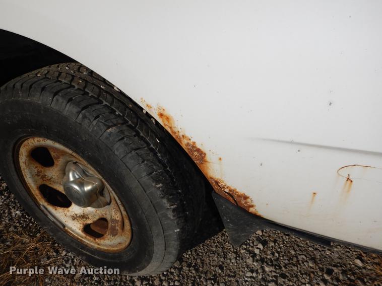 image for item K5829 2000 Ford F150 XL SuperCab pickup truck