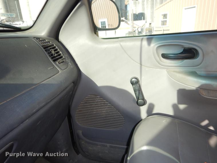 image for item K5829 2000 Ford F150 XL SuperCab pickup truck