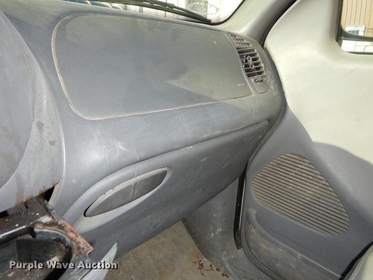 image for item K5829 2000 Ford F150 XL SuperCab pickup truck