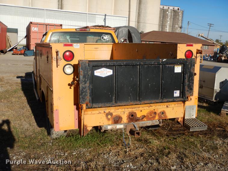 image for item K5830 1998 Chevrolet Cheyenne 2500 utility bed pickup truck