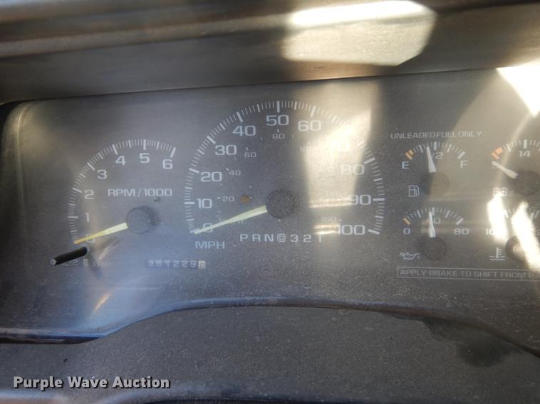 image for item K5830 1998 Chevrolet Cheyenne 2500 utility bed pickup truck