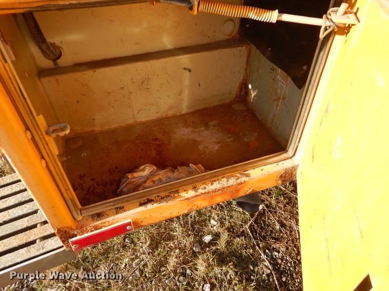 image for item K5830 1998 Chevrolet Cheyenne 2500 utility bed pickup truck