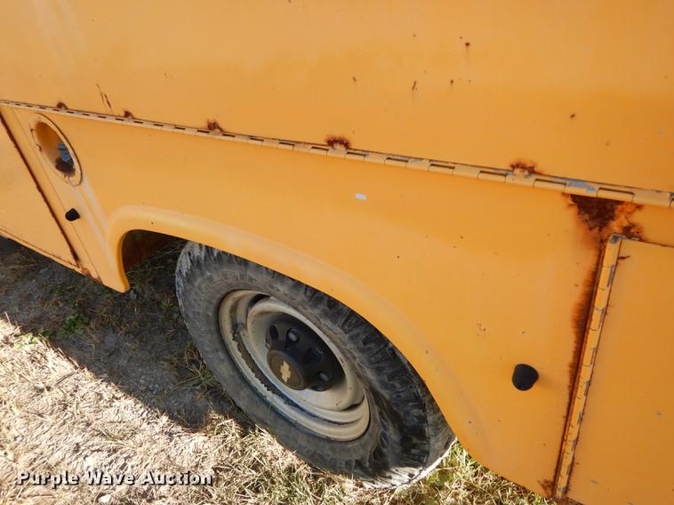 image for item K5830 1998 Chevrolet Cheyenne 2500 utility bed pickup truck