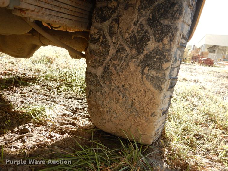 image for item K5830 1998 Chevrolet Cheyenne 2500 utility bed pickup truck