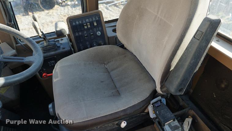 image for item K5832 1995 Caterpillar 924F wheel loader