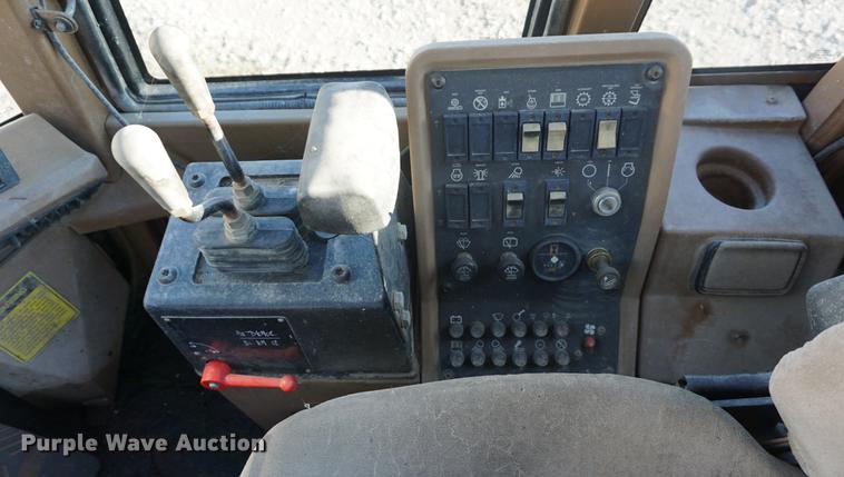 image for item K5832 1995 Caterpillar 924F wheel loader